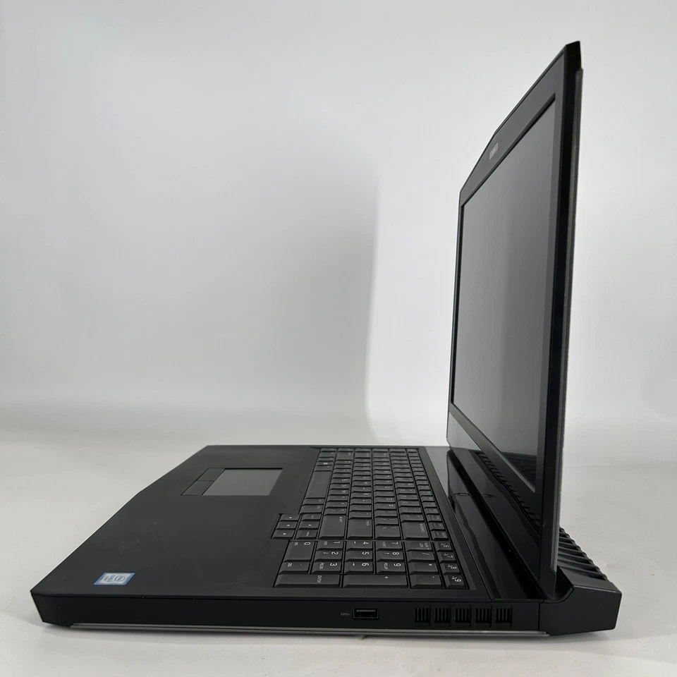 Dell Alienware 17 R4 FHD i7-6700HQ 2.60GHz 16GB 128GB SSD/2TB HDD GTX 1070 - Image 4 of 4