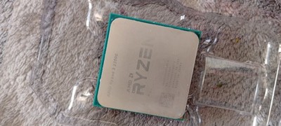 AMD RYZEN 3 2200G  Mit AMD Kühler 