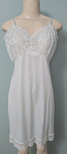 Vintage Vanity Fair Green Sull Slip Size 38