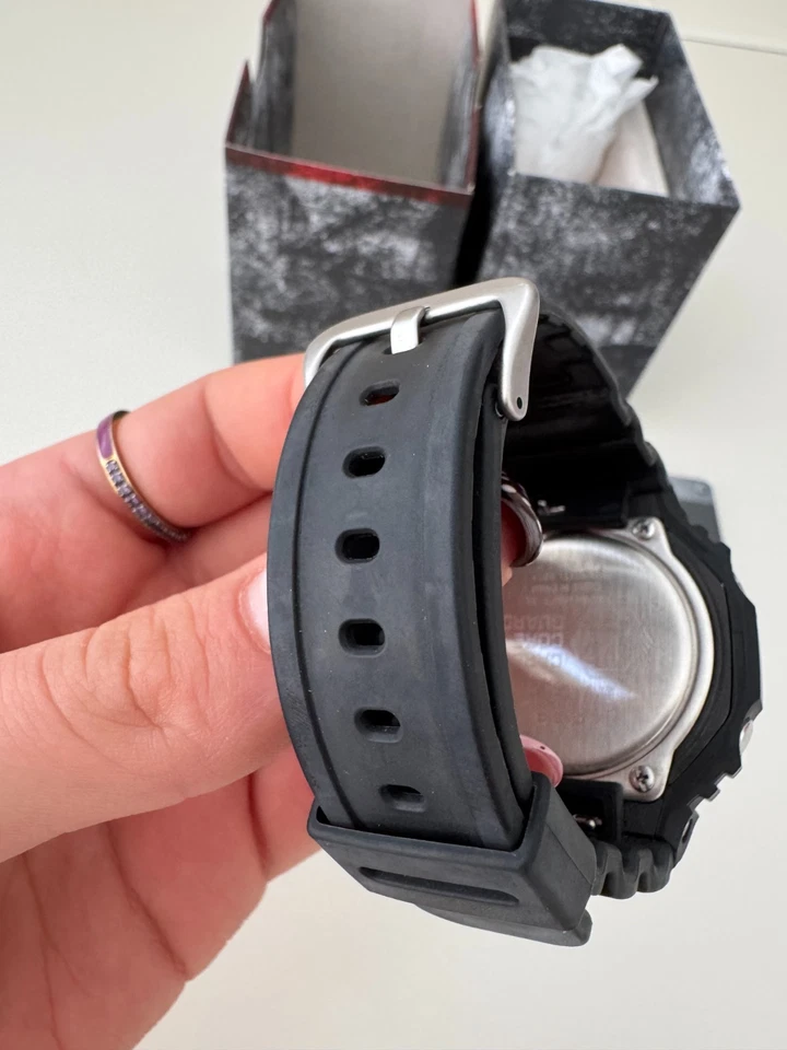 Casio G-Shock GA-2100-1A1, foto 3 di 5