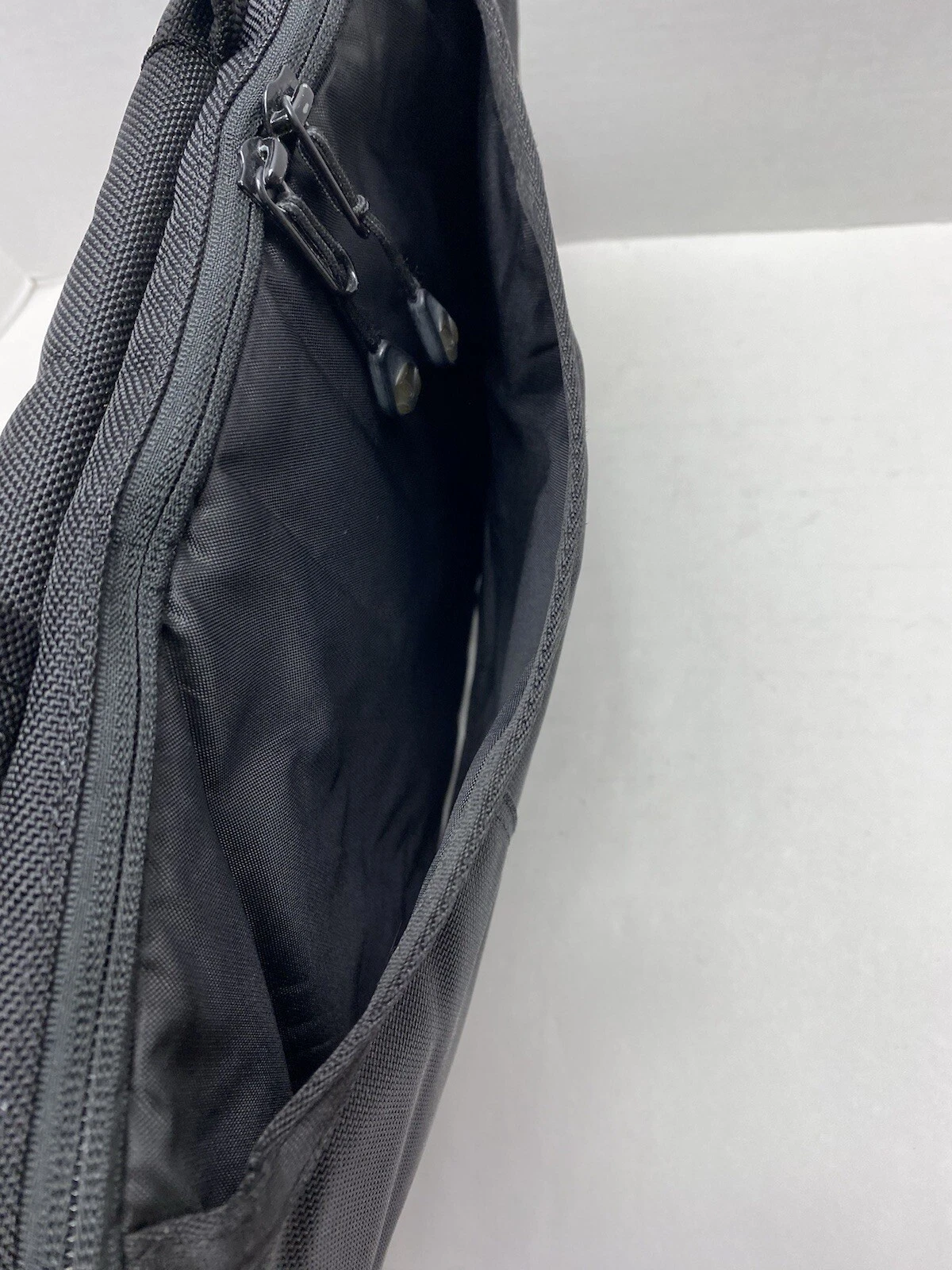 TIMBUK2 Borsa da pendolarismo media nera messenger imbottita bagaglio per laptop passante