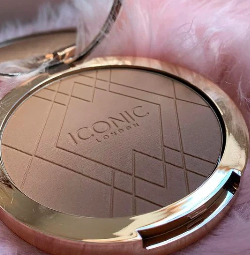 Iconic London Ultimate Bronzing Powder Bronzer New Pick 1 Shade In Box - Image 2 of 4