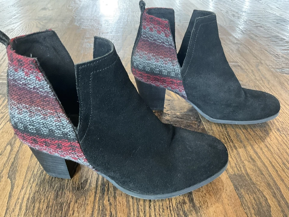 MINNETONKA Mari Black Suede Booties Round Toe Aztec Weave Boho 81040 Women's 9.5 - Image 4 of 4