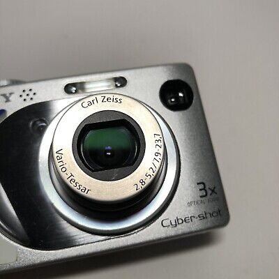 Sony Cyber-shot DSC-W1 Digital Camera Silver 5.1MP *Broken Sony Cyber-shot DSC-W1 Digital Camera Silver 5.1MP *Broken