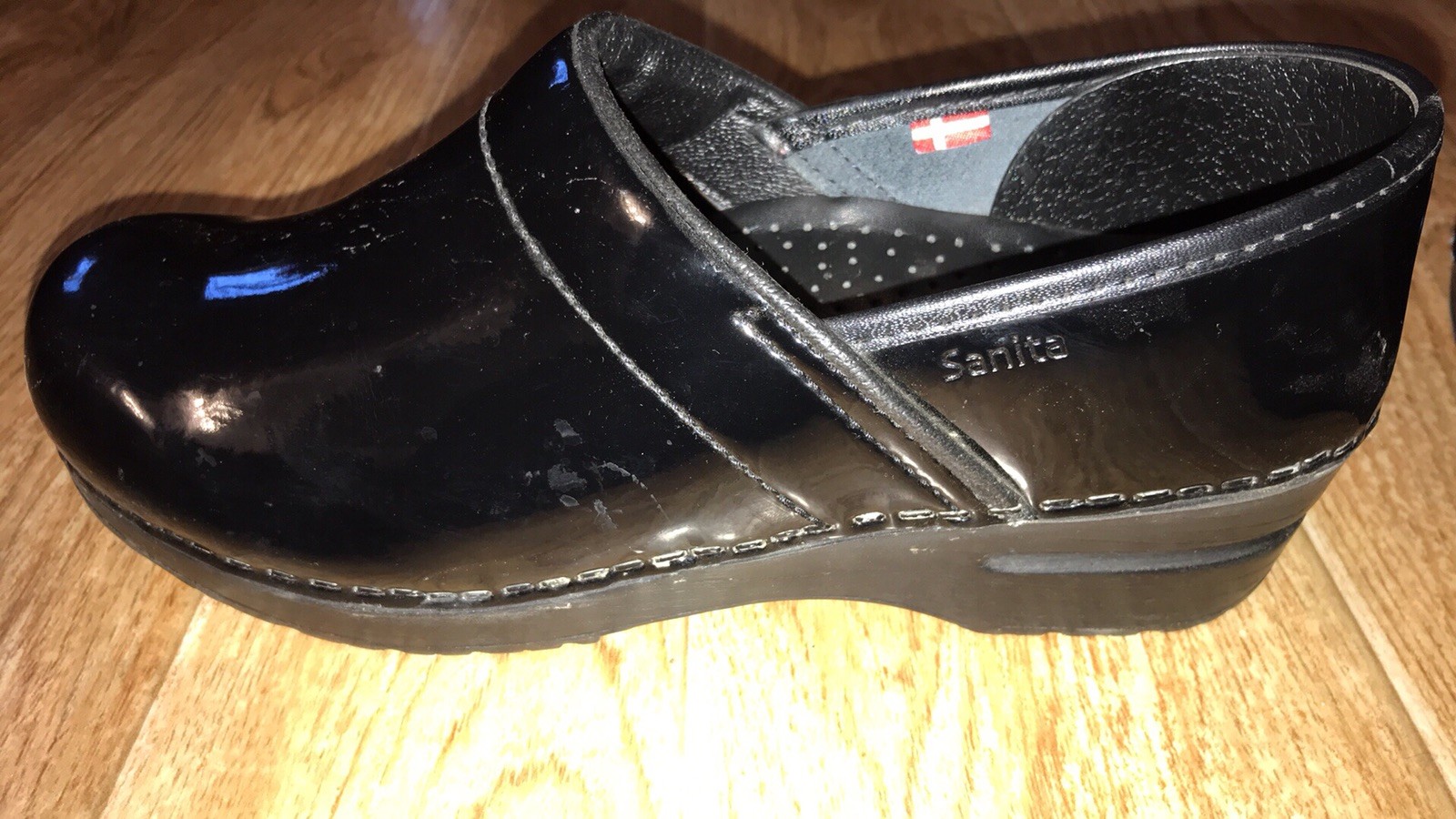 sanita professional clogs