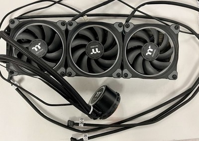 Thermaltake  CL-W158-PL12SW-A CPU Water-Cooling
