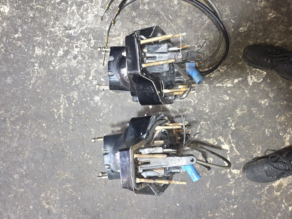 Piezas y accesorios marinos nuevos y usados Mercruiser Bravo Bell carcasa. Foto 4 de 4