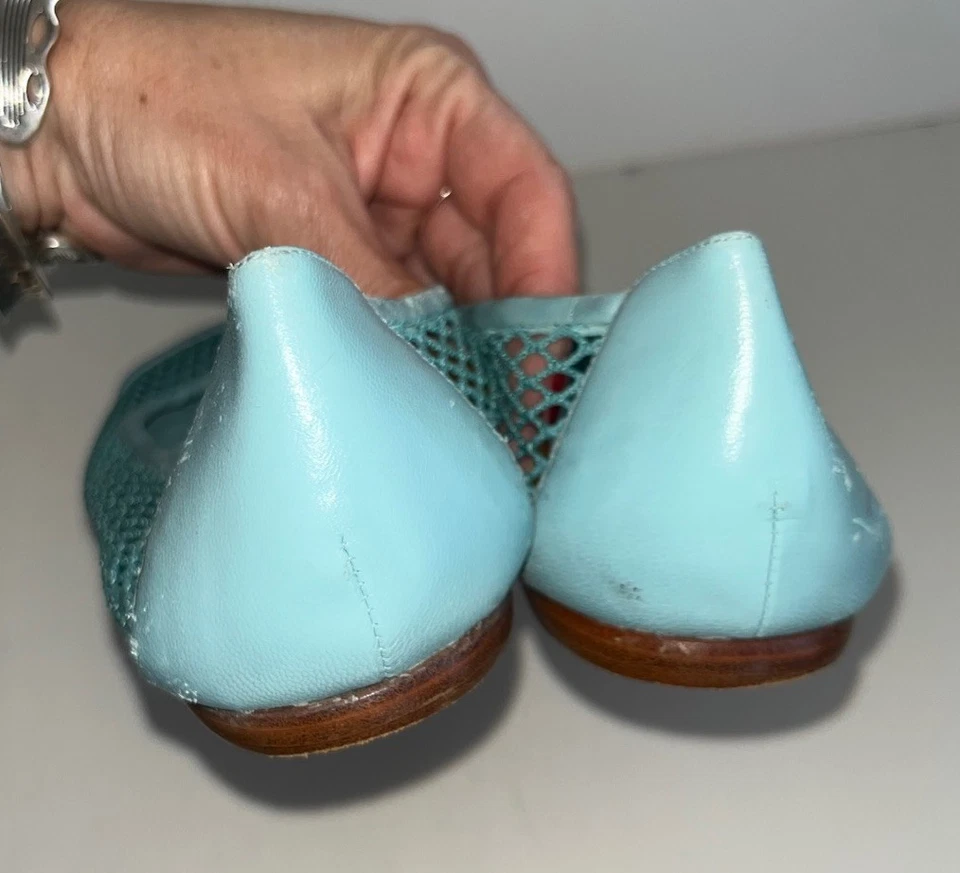Delman Turquesa Gossamer Cuero Ballet Planos Talla 9 Puntera Malla Recortes Laterales Foto 3 de 4