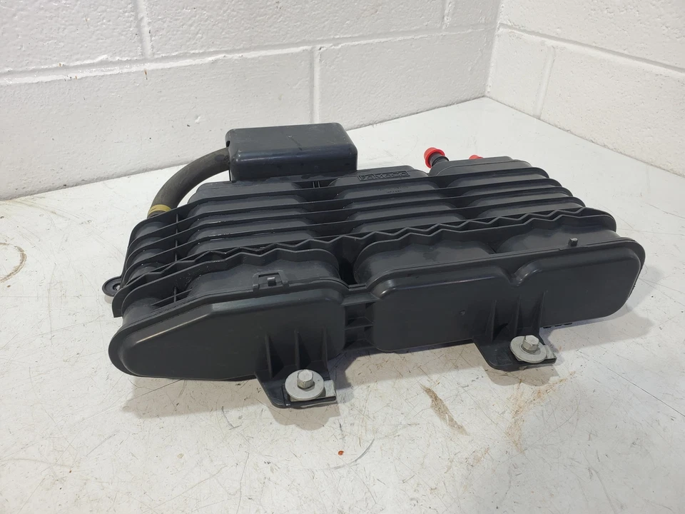 Bote de vapor de combustible (9E51-9E857-BC) 2007-2011 Mercury Milan Foto 4 de 4