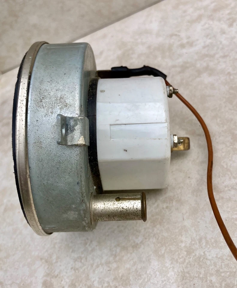 pendule HORLOGE DE TABLEAU DE BORD AUTOMATIQUE KIENZLE 1967 1968 1969 1970 Opel - Photo 3/4