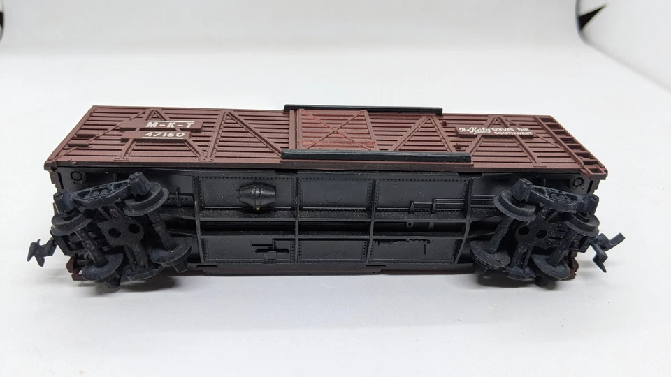 TRIX AUSTRIA N SCALE: THE KATY, M-K-T 47150,  STOCK CAR VINTAGE, BROWN - Image 3 of 3