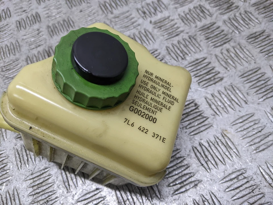 Depósito de líquido de dirección asistida Audi Q7 Tdi Quattro Mk1 2007-2015 3,0 7L6422371E Foto 2 de 4