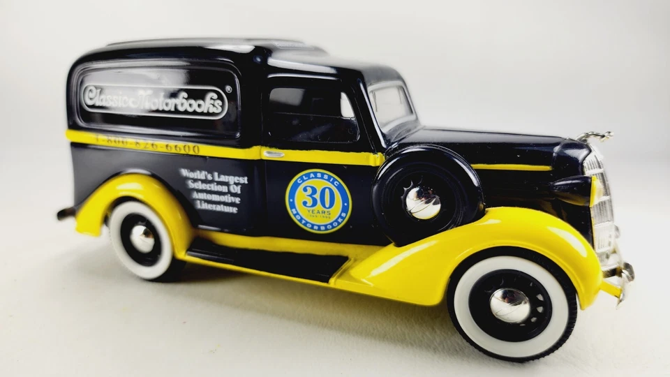 Banco de monedas Motorbooks fundido a presión #5229 edición limitada. Dodge escala 1/25 6" con llave vintage Foto 3 de 4