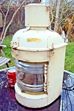 Ancien gros fanal maritime