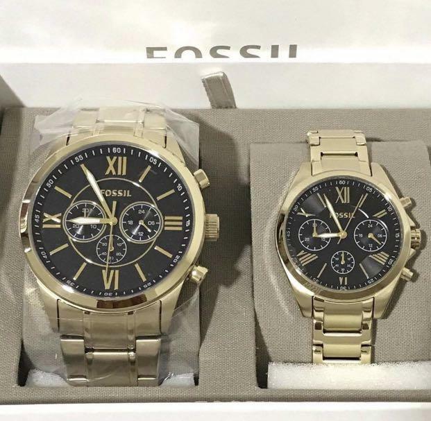 【新品!!】FOSSIL ☆ 腕時計 クロノグラフ シルバー×ブラック BOX付 新品!!】FOSSIL ☆ 腕時計 クロノグラフ シルバー×ブラック BOX付