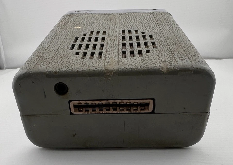 Rare 1958 Oldsmobile Trans-Portable Pullout AM Radio Clean Untested Green/Grey - Image 4 of 4