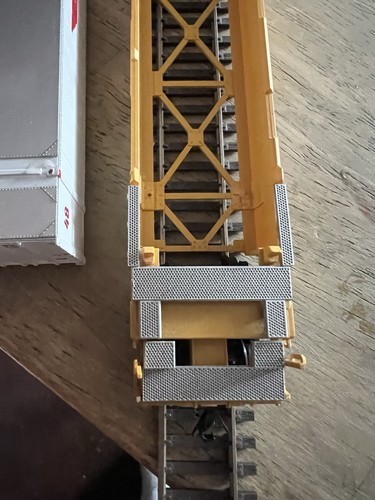 HO Scale Athearn 48' Trailer Train well car with 1 container - Picture 8 of 21