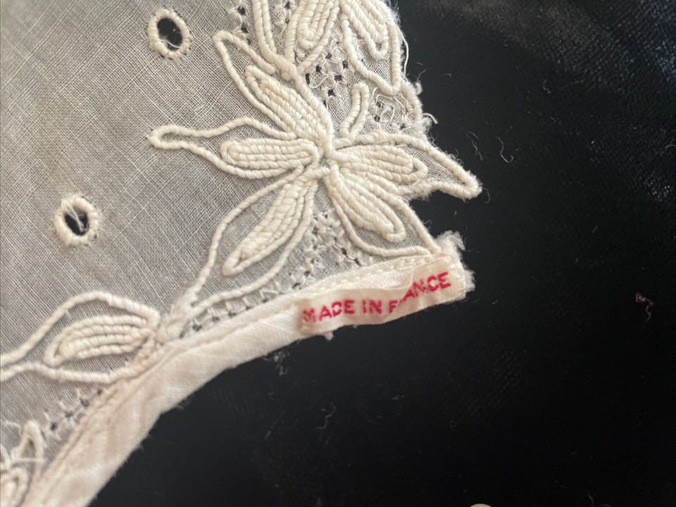 Vintage Ivory Embroidered Organdy Womens Detachable Collar Made In