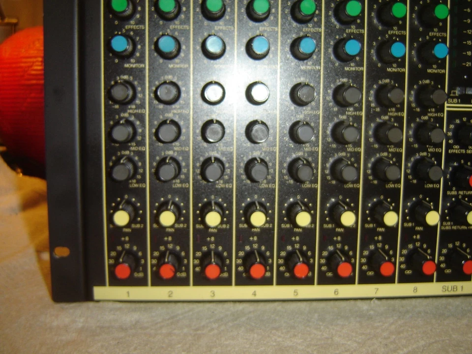 Biamp 883B, 8 Channel Mixer, Spring Reverb, 3 Band Equalizer, Vintage Rack - Image 4 of 4
