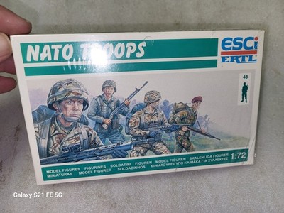 Esci Nato Troops Soldier Figures 1/72 P-241