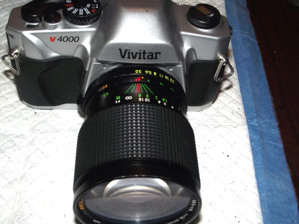 VIVITAR V4000 35MM FILM CAMERA WITH 28-80MM F3.5-4.8 MACRO ZOOM LENS, WORKS - Image 2 of 4
