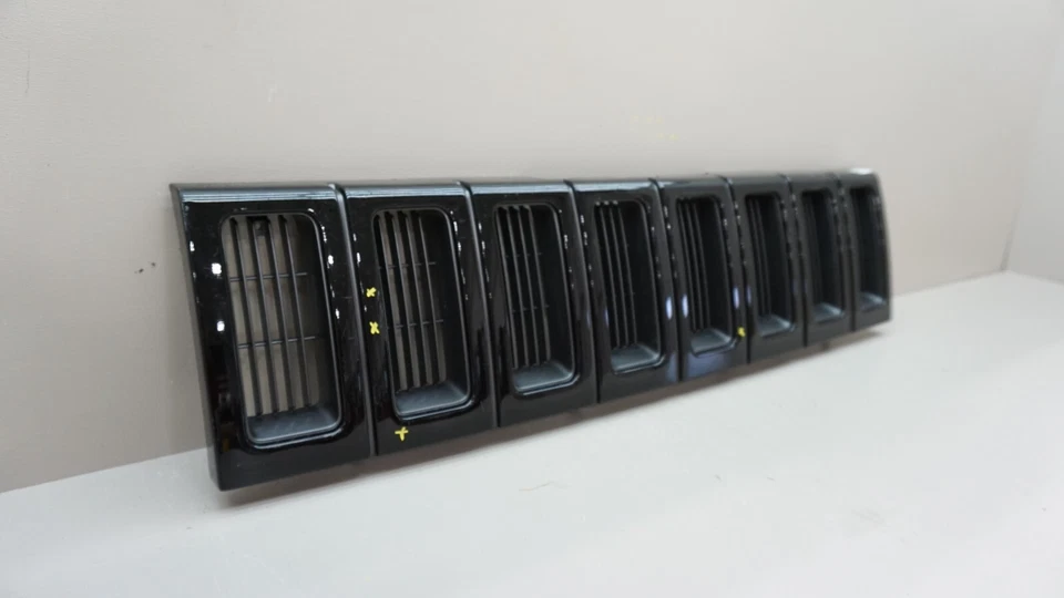 Jeep Grand Cherokee ZJ 1993-1995 parrilla del radiador central superior delantera OEM 55054859 Foto 3 de 4