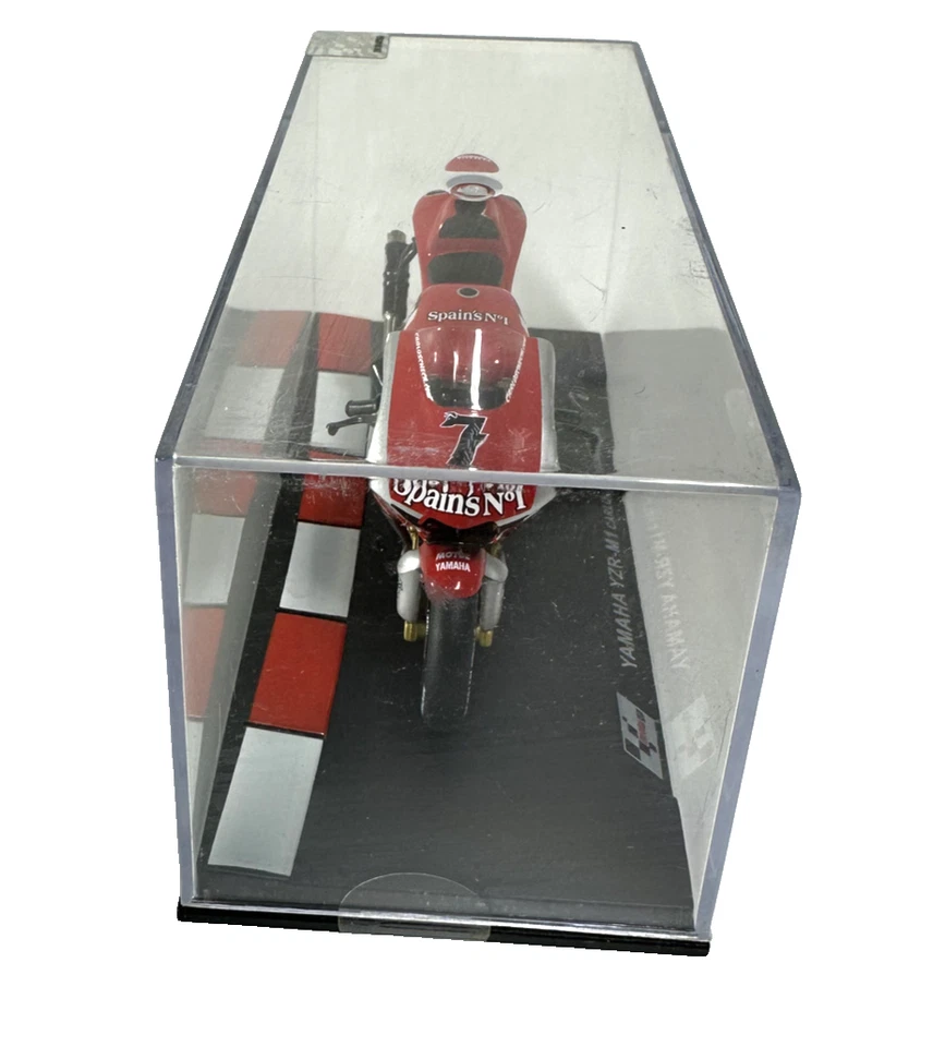 MODELLINO MOTO DIECAST  YAMAHA YZR-M1 CARLOS CHECA 2004 1/24 - Immagine 2 di 4