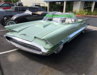 Lincoln ''Futura'' Concept Car George Barris used for ''Batmobile'' PHOTO! #(8)