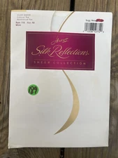 (189)   Hanes Silk reflections Control Top Style 718 Size AB White