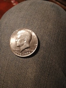 Kennedy Bicentinial D MINT Mark 1976 With Doubling In Letters Front  Date Letter