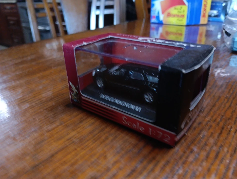 YAT MING 1:72 SCALE DODGE MAGNUM RT - BLACK - HARD TO FIND! - Image 4 of 4