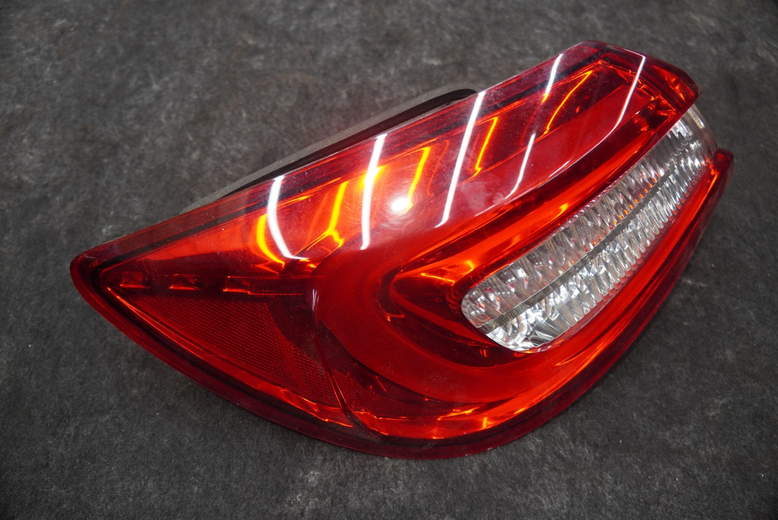 Rear Left Outer Quarter Tail Light Lamp 670005452 Maserati Quattroporte M156 16