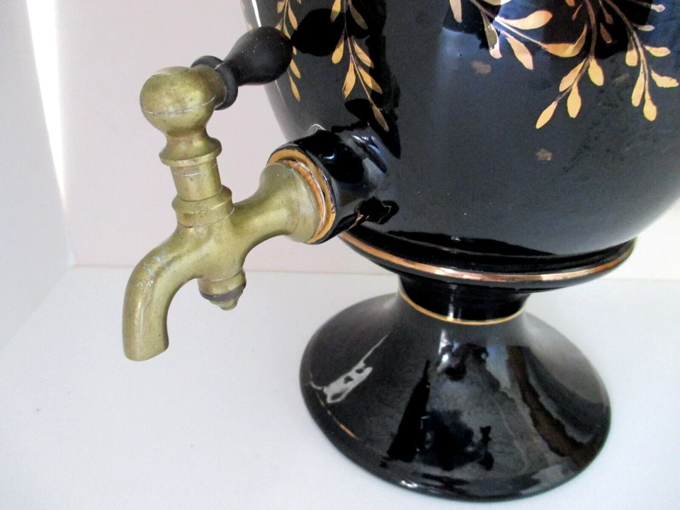 Antigua urna de té victoriana Staffordshire Jackfield cerámica negra dorada c. 1880 Foto 4 de 4