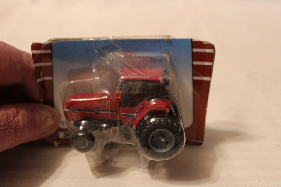 1/64 Scale Ertl Case International Tractor #7130, Red 1703 - Image 2 of 3