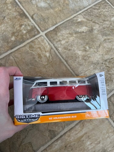 Bigtime Kustoms '62 Volkswagen Bus