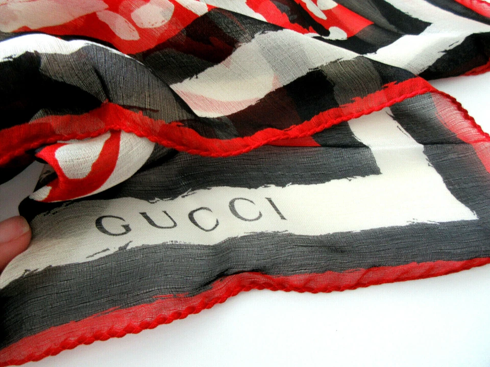 AUTÉNTICO GUCCI BUFANDA GRANDE DE GASA ESTAMPADO ANINAL BUFANDA CHAL Foto 2 de 4