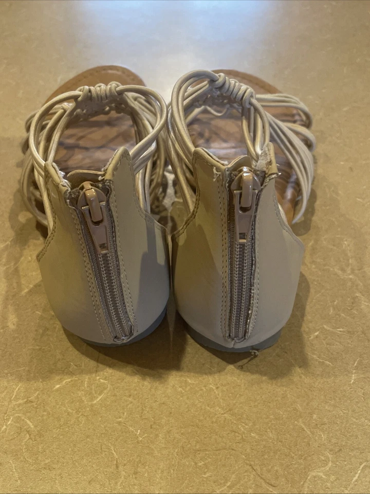 Носилась ОДИН РАЗ! JUSTICE гладиатор сандалии бежевый желтовато-коричневый коричневый с ремешками размер 8 туфли сандалии - Изображение 3 из 4