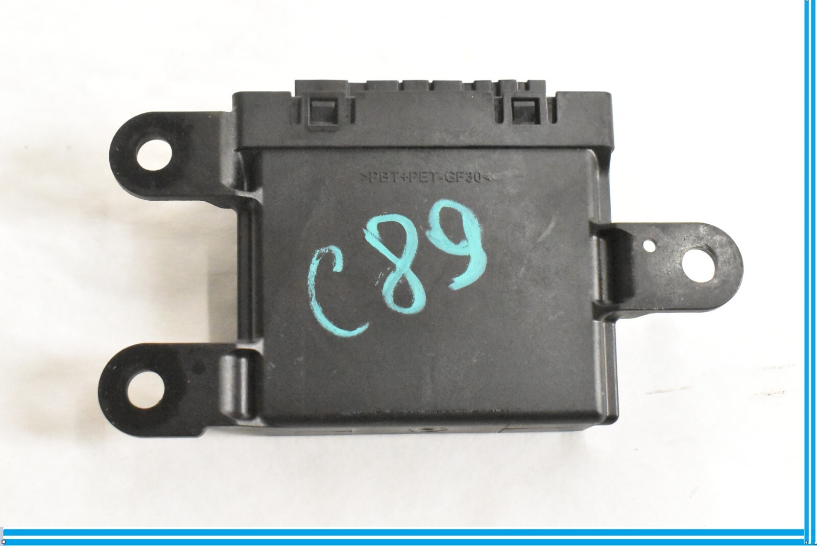 Maserati Ghibli 2014-2017 Sender unit P/N 670039913