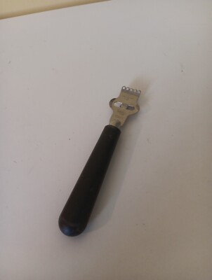 Pampered Chef 1133 Lemon Zester/Scorer