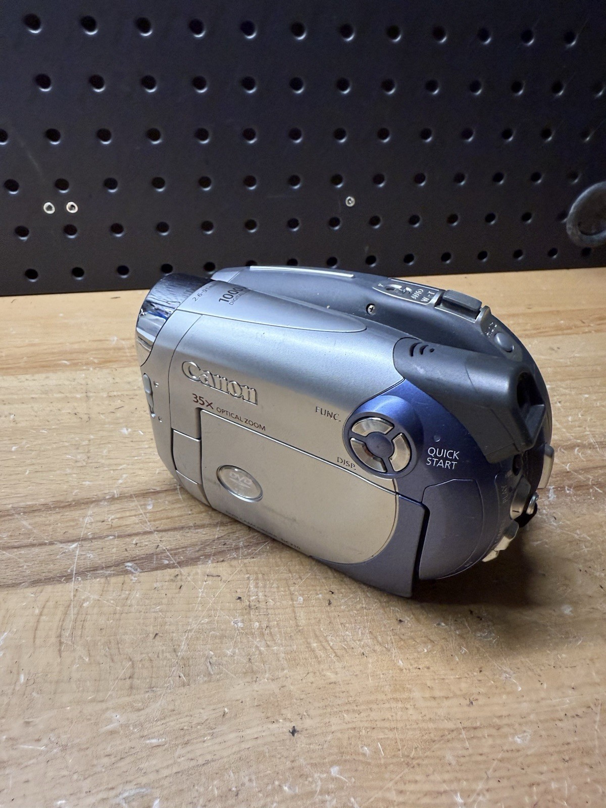 Video Camera Dc210  Tested Works W/ Battery No Charger