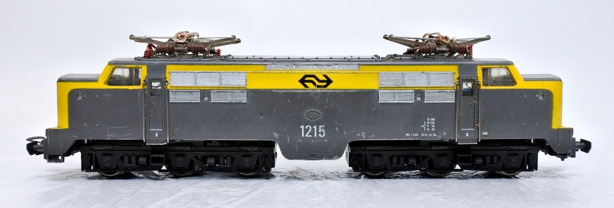 Fleischmann 1390 H0 Elektrische locomotief 1215 van de NS