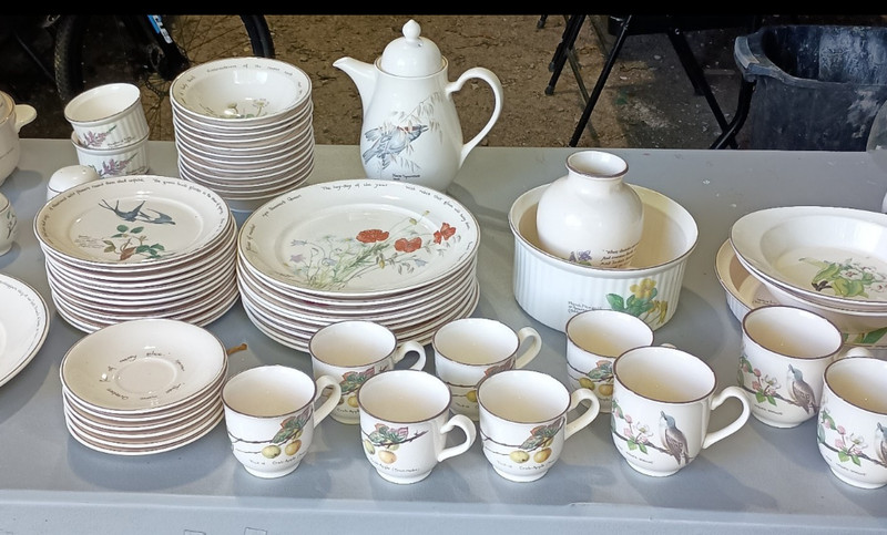 Noritake dinner set featuring "The Country Diary of an Edwardian Lady" patte.