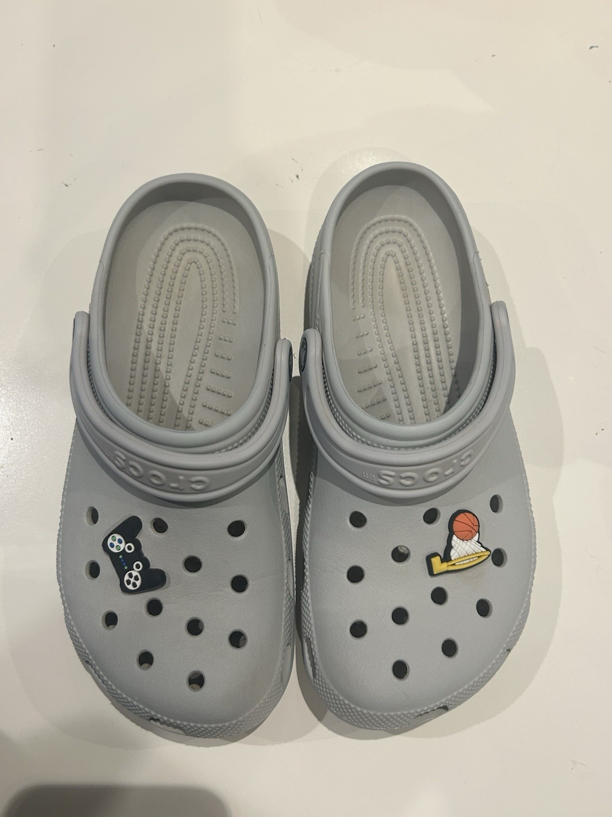 Crocs Women’s Clogs Size 6