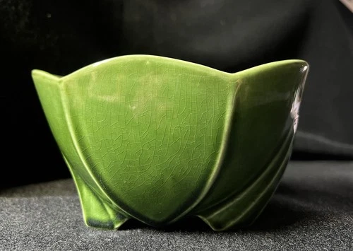 Vintage McCoy Oval Shape Scalloped Top Footed Leaf Planter/Vase