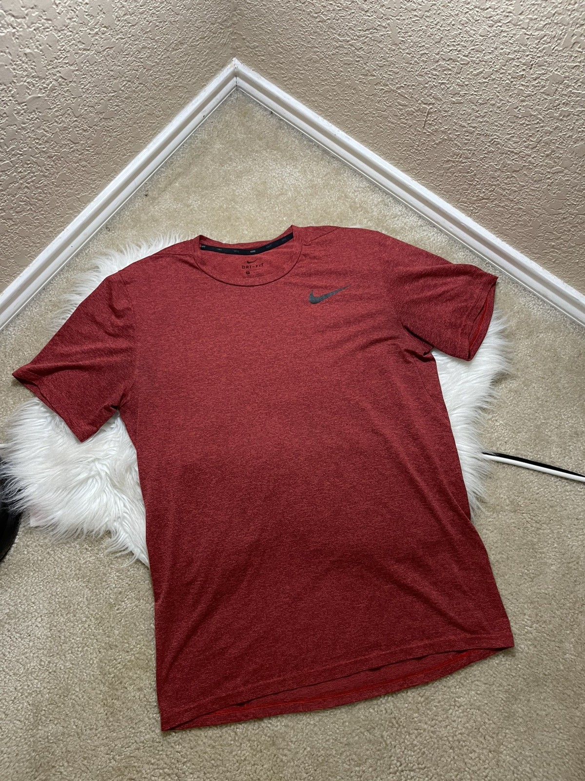 Nike Men's Red Dri-Fit Shirt Medium