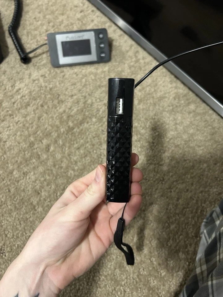 ifrogz GoLite - 2600 mAh 电池 + 手电筒 - 黑色 - 带充电线 — 第 2/4 张图片