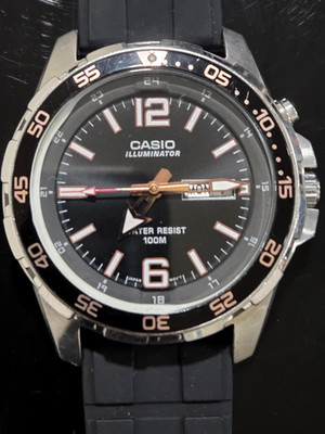 Vintage Casio MTD-1079 Illuminator Date Black Dial Mens Watch Silicone Band