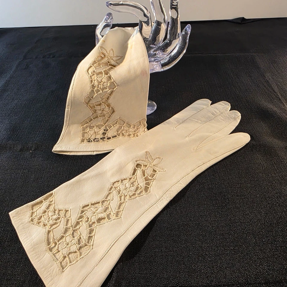 VTG Madova White Kid Gloves W/ Embroidery & Cutouts 11" Sz M , Florence Italy - Image 3 of 4