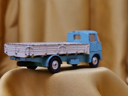 3 Pieces set of Corgi toys 44 G Platform Trailer Milk Churns Diecast car model - Picture 5 of 13