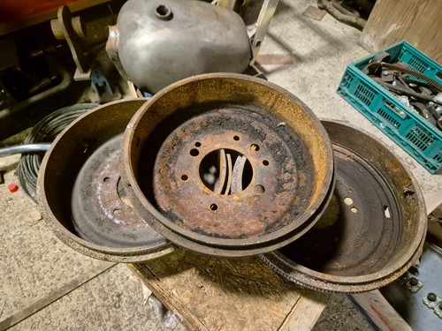Chevy 3100 3600 brake drums - Picture 2 of 5